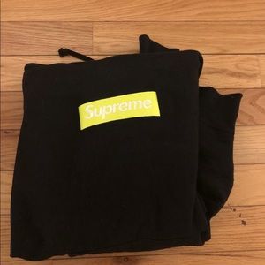 Supreme BOGO FW17 100% Authentic Hoodie